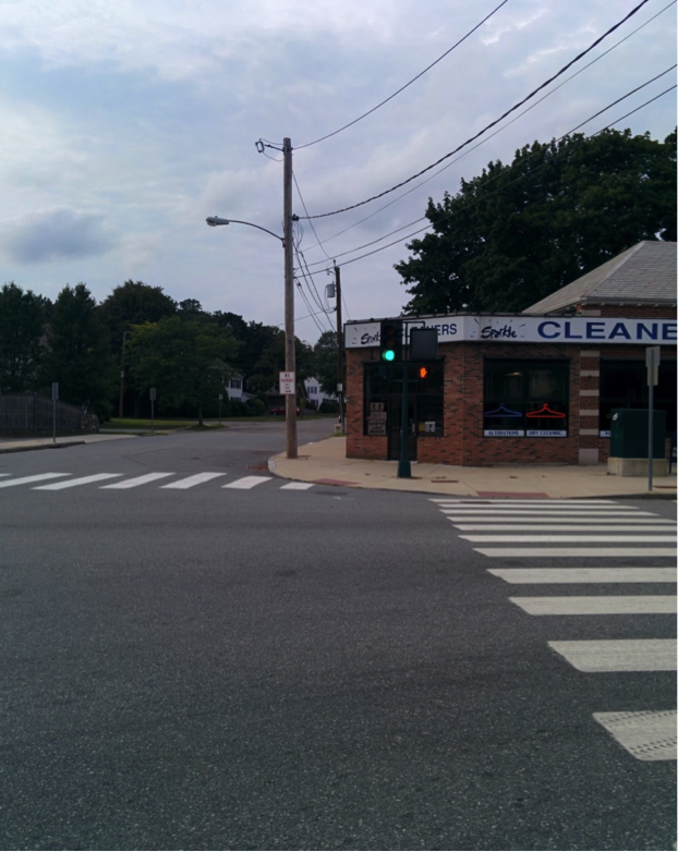 FIGURE 6. Dynamic No-RTOR Sign at Brighton Street
Figure 6 is a picture of the dynamic no-RTOR that was installed in the northeast corner of Pleasant Street at Brighton Street for northbound right-turn movements.